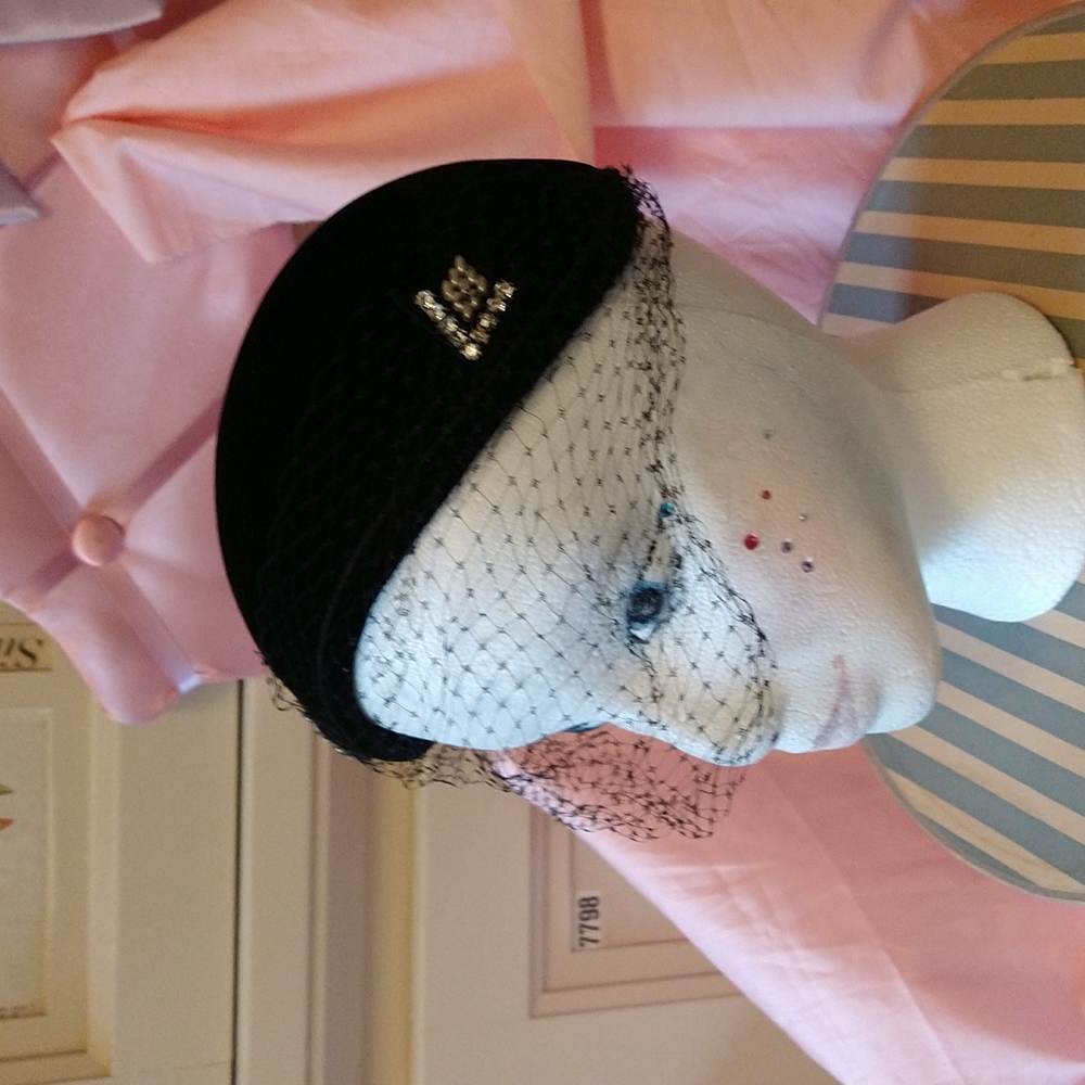 Vintage black velvet cap style hat